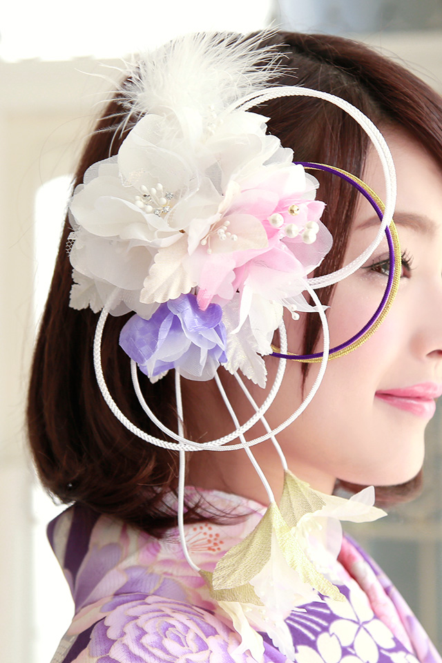 成人式 髪飾り 成人式の髪飾り 白 振袖向け 卒業式 袴 はかま お花