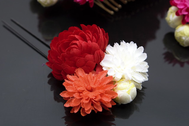 成人式 髪飾り 成人式の髪飾り 3点セット 赤系 レッド ピンポンマム