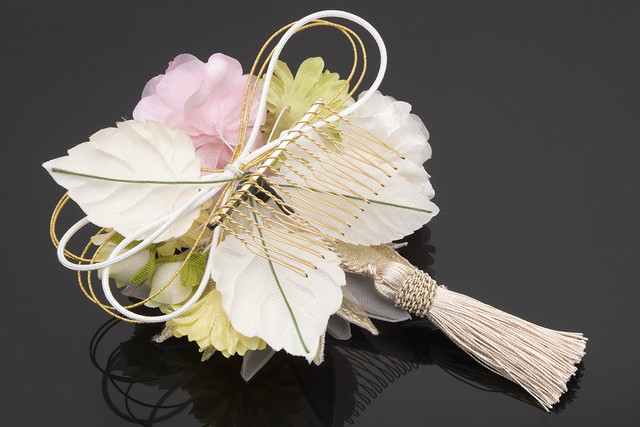 成人式 髪飾り 成人式の髪飾り 白系 ホワイト 黄色 ピンク 菊