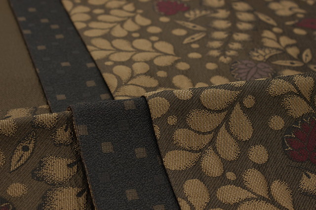 未仕立て】袋帯 こげ茶 ダークブラウン 鉄線花 菱 辻ヶ花 ふくれ織