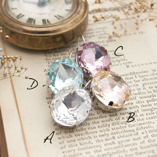 Swarovski 花モチーフ フックピアス SWAROVSKI - 【新入荷！】フラワーモチーフ フックピアス