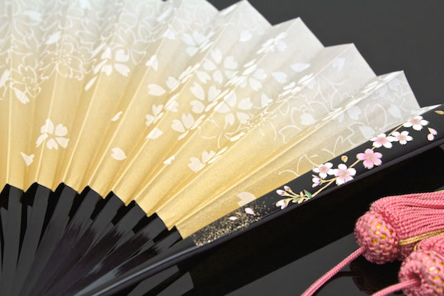 扇子 黒 金銀 グラデーション 桜 花 フォーマル 日本製 結婚式 披露宴