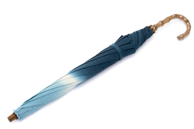 日傘 藍 インディゴブルー ネイビー 水色 生成り グラデーション 藍染 引染 麻 ひがさ 和装小物 便利小物 日本製【暑さ対策_b】 日傘 藍 インディゴブルー ネイビー 水色 生成り グラデーション 藍染