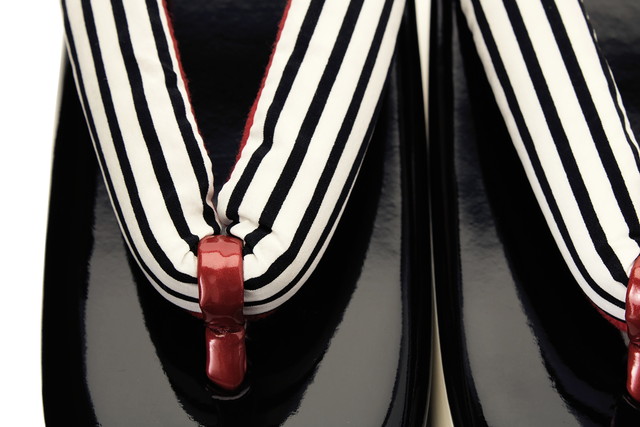 成人式 草履 レディース 厚底 黒 ブラック 白 オフホワイト 縞