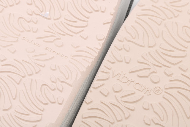 カレンブロッソ 草履 レディース 日本製 灰色 エイ革 ガルーシャ 小判