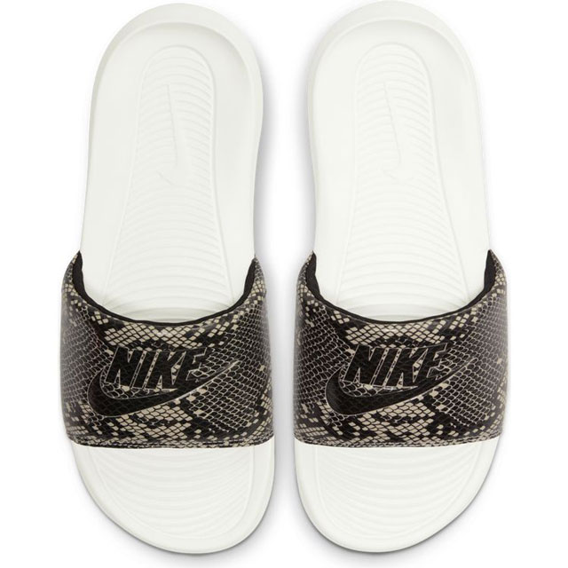 メンズ レディース サンダル 人気 流行 Nike Cn9676 007 ナイキ ビクトリー ワン スライド プリント ウィメンズ デザートサンド サミットの通販はau Pay マーケット シューマートワールド