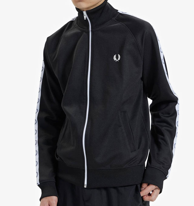 送料無料 メンズ レディース FW 秋冬 新作 冬新作 長袖 人気 流行 定番 2022 2023 FRED PERRY J4620 198 885 アウター テープ トラックジャケット トップス ジップアップ 上着 ブラック 黒 カーボンブルー アパレル 服 送料無料 メンズ レディース FW 秋冬 新作 冬新作 長袖 人気 流行 定番