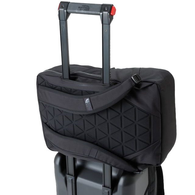 送料無料 バックパック リュックサック メンズ レディース SS 春夏 新作 夏新作 秋新作 人気 流行 定番 2025 ザ・ノース・フェイス NM82329 24.5L バッグ シャトルデイパック かばん 通勤 通学 旅行 アウトドア PC収納 ビジネス シンプル 紺 黒