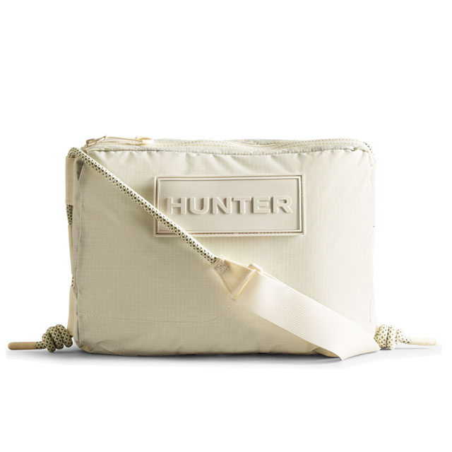 貨物輸送無料 ショルダーバッグ ポシェット メンズ レディース FW 秋冬 新作 秋新作 冬新作 一般受け 流行病の発生 定番 2025 猟り人 HUNTER UBC1515NRS BAG 周遊 下唇立ちふさがる リサイクルナイロンサコッシュ 曲がった掛け 肩かけ 軽さ かばん ロゴタイプ アウトドア 心地よい うしろ側 鞄 白