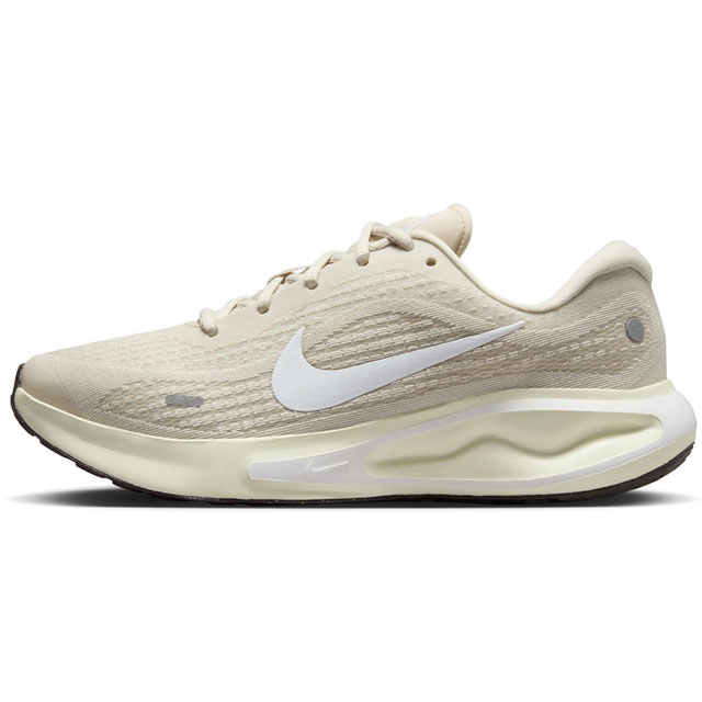 送料無料 スニーカー ランニングシューズ ローカット レディース SS 春夏 新作 夏新作 秋新作 人気 流行 定番 2025 ナイキ NIKE FJ7765 110 ナイキ ウィメンズ ジャーニー ラン 靴 カジュアルシューズ ライトオールウッドブラウン