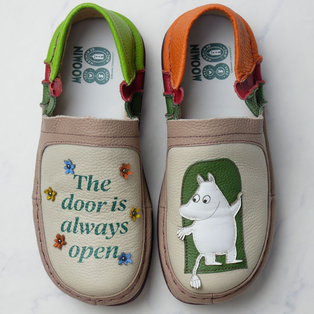 送料無料 スリッポン レディース SS 春夏 新作 夏新作 秋新作 人気 流行 定番 2025 エスタシオン Estacion TGE623 ムーミン コラボ 疲れない 痛くない コンフォートシューズ 本革 履きやすい レザーシューズ オーク/マルチ 靴 送料無料 スリッポン レディース SS 春夏 新作 夏新作 秋新作 人気