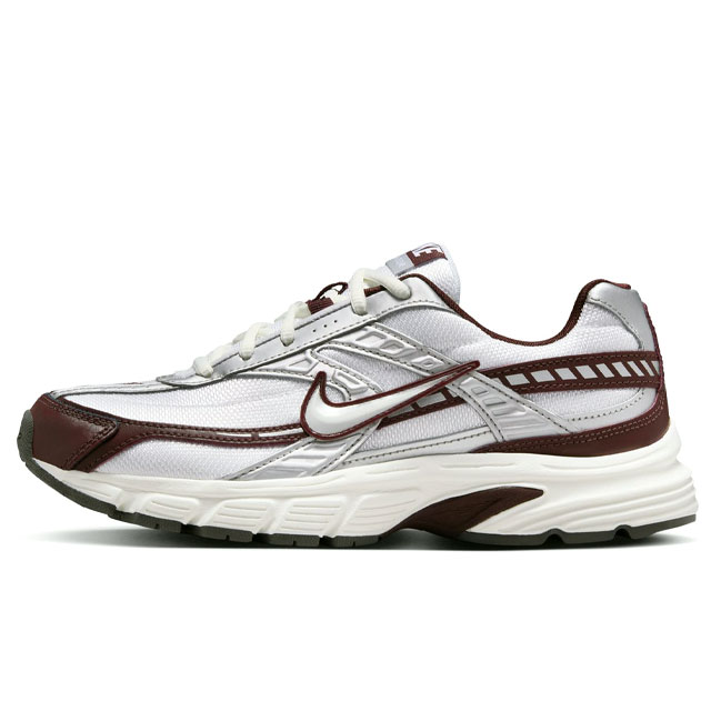 送料無料 スニーカー ランニングシューズ ローカット レディース AW 秋冬 新作 秋新作 冬新作 人気 流行 定番 2025 ナイキ NIKE IB4688-111 ウィメンズ イニシエーター ホワイト/セイル-バーガンディクラッシュ-メタリックシルバー 通気性 クッション性