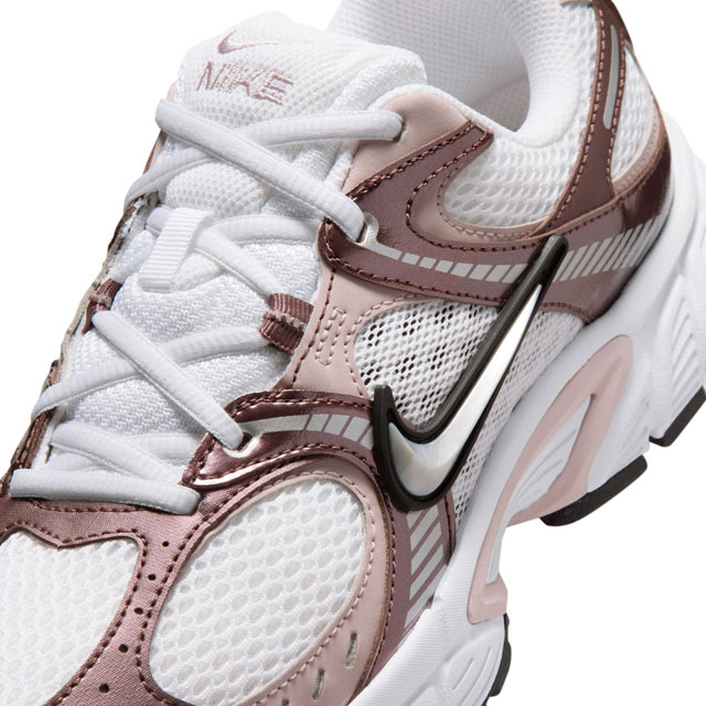 送料無料 スニーカー ランニングシューズ ローカット レディース SS 春夏 新作 春新作 夏新作 ナイキ NIKE 2026 W V5 RNR HQ7901 113 ウィメンズ /プラチナ-タトゥー_6