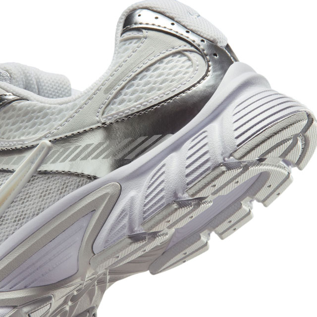 送料無料 スニーカー ランニングシューズ ローカット レディース SS 春夏 新作 春新作 夏新作 ナイキ NIKE 2026 W V5 RNR HQ7901 112 ウィメンズ /_7
