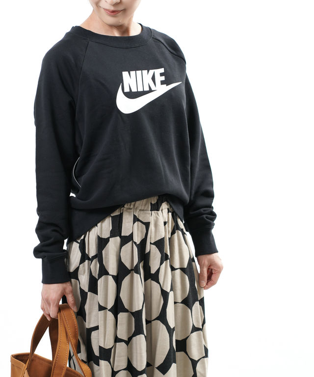 ナイキ スウェット プルオーバー トレーナー ウィメンズ クルーフリース Nike Bv4113 国内正規品 秋冬新作の通販はau Pay マーケット エトル パーブルーコムブルー