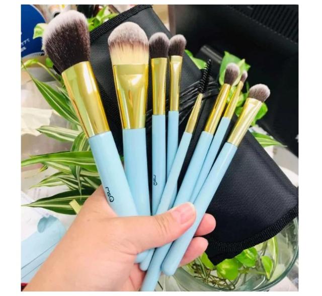 8本メイクブラシセット ブラシ収納ケース付 8本ブラシセット 8本化粧ブラシセット メイクブラシ8本セット メイクブラシ 化粧ブラシ セッの通販はau Pay マーケット 卸売のｅｉｅｉ