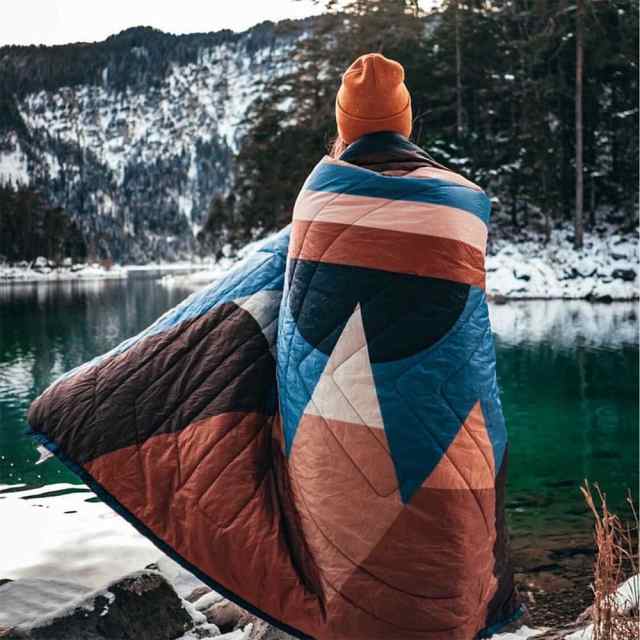 VOITED ボイテッド FLEECE OUTDOOR PILLOW BLANKET (柄 