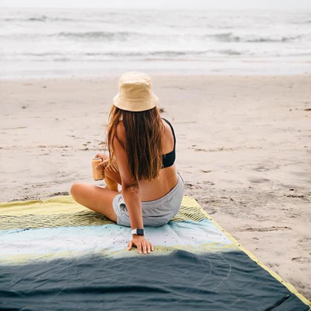 SALE50%OFF VOITED ボイテッド COMPACT PICNIC & BEACH BLANKET Lサイズ コンパクト ピクニック＆ビーチブランケット バンライフ キャンピングカー 車中泊 封筒型 寝袋 クッション シュラフ 布団_6