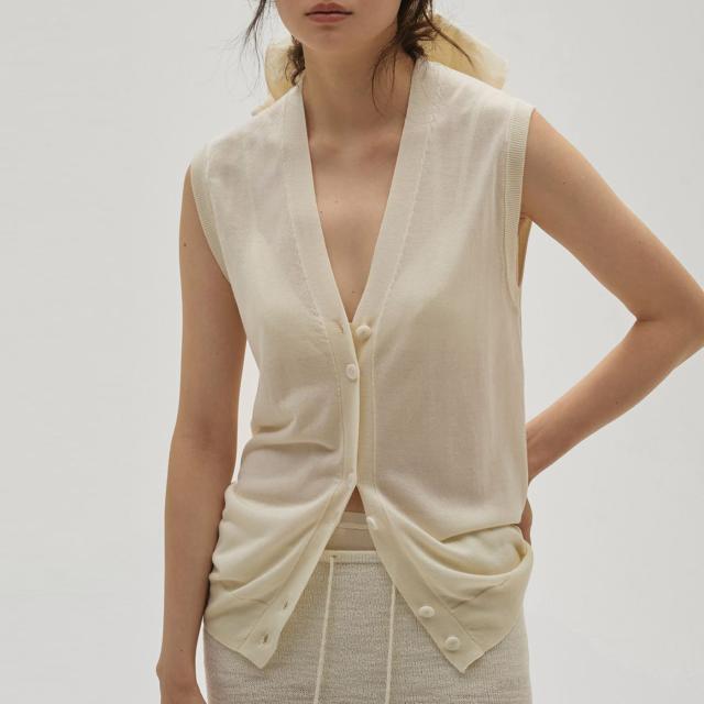 (予約) TODAYFUL トゥデイフル Tencelsilk Knit Vest テンセルシルクニットベスト 12610517 (5月中旬以降入荷) トップス レディース シンプル 上品 2026春