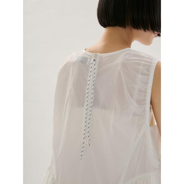 エミ ウェア emmi WEAR ギャザーフォルムナイロンワンピース 13wfo261052 レディース ロングワンピース スポーティー ノースリーブ 2026春_3