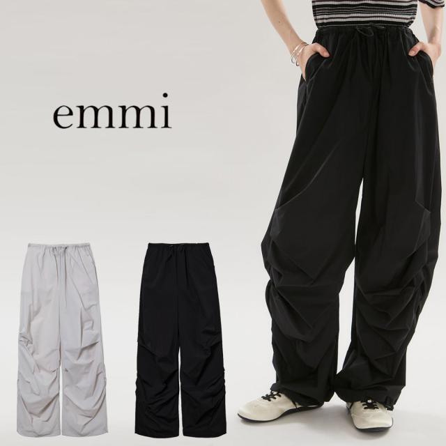 エミ ウェア emmi WEAR ギャザーディテールナイロンイージーパンツ/撥水 13wfp262069 レディース ロングパンツ カジュアル スポーティ ゆったり ボトムス 2026夏
