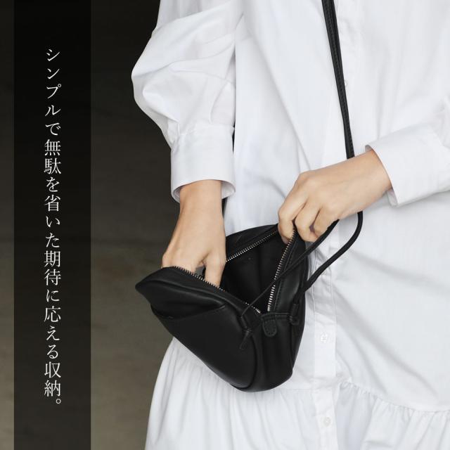 円形ミニショルダーバッグ ブラック 黒 牛革 ikot イコット 丸形 型 レディース マット 本革 サークル ラウンド ポシェット ミニバッグ 斜め掛け 肩掛け お出掛けバッグ サブバッグ 旅バッグ ユニーク モード おしゃれ モノトーン ユニセックス IK123314_4