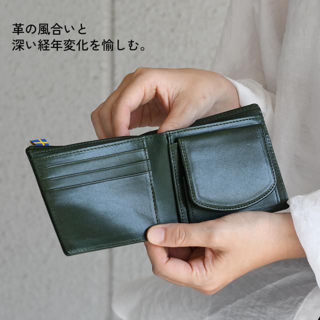 moz モズ 二つ折り紙入れ レディース 本革 大収容能力 歌留多が遺憾無く入る ボックス席型御釣り入れ NEW SOLID ニューソリッド ー Elk エルク 型押し 使い分かりやすい 北欧 牛皮 経年上がり下がり スウェーデン王国 sweden ヘラジカ 86113