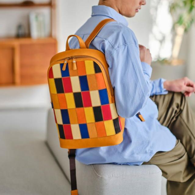 8月31日までの出品・TRIONマルチカラーレザーリュック 8月31日