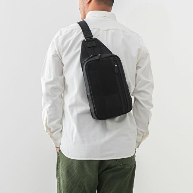 ボディバッグ TRION ショルダーバッグ DPC270 BLACK/ブラック グローブレザー PANEL ミニショルダー 本革 バッグ かっこいい ペットボトルが入る ファスナー付き YKK 縦型 斜めがけ ボディーバッグ メンズ レディース ブランド トライオン グラブレザー パネル 送料無料_16