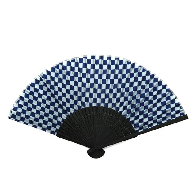 扇子 D柄 市松紺 いちまつ 紺 模様 クールでかっこいい せんす 花火大会 夏祭り 盆踊り かばんの中に常備して の通販はau Pay マーケット 金華shop
