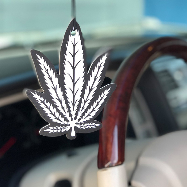 ニューアークス 6個セット 芳香剤 Hemp エアーフレッシュナー ブラックムスク 3枚パック ヘンプ 吊り下げ型 車 Nax 052 002の通販はau Pay マーケット ホットロード