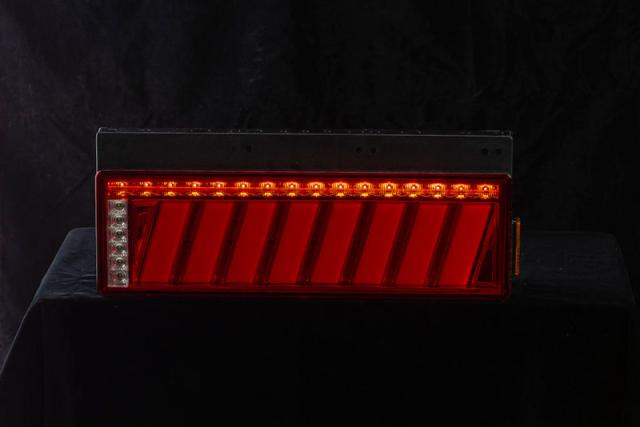 COMBO 侍M LEDテールランプ クロムレンズ/クローム/レッドバー 大型車用 24V ECE認証 SEA機能 花魁 OCSN-CCR-M2SEA_2
