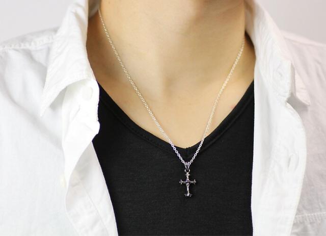 お得，大得価】 シルバー925 ゴシック クロス ペンダント ネックレス