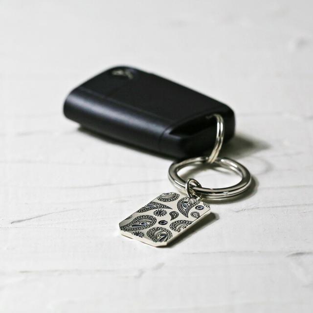 FLUI(フルイ) キーホルダー メンズ ブランド ペイズリー プレート キーホルダー キーリング シルバー925 アクセサリー CULTURAL FLUI カルトラルフルイ Binich 20代 30代 40代 50代 プレゼント 男性用 アクセサリー cfetc-0108の通販は FLUI(フルイ) キーホルダー メンズ ブランド ペイズリー プレート キーホルダー キーリング シルバー925 アクセサリー CULTURAL FLUI カルトラルフルイ Binich 20代 30代 40代 50代 プレゼント 男性用 アクセサリー cfetc-0108の通販は