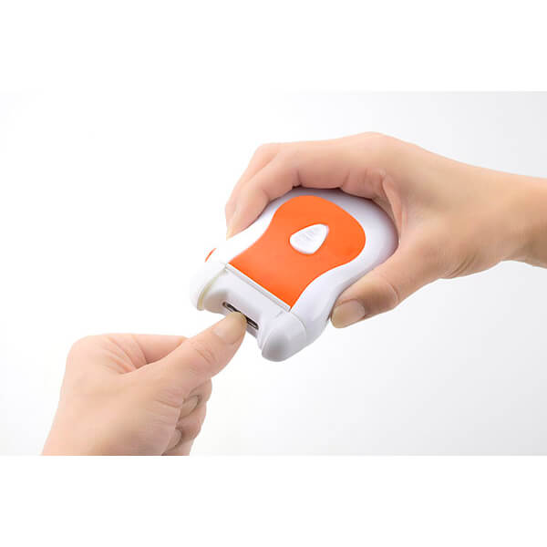 【ポイント最大+5%】ラリー開催中!爪切り かかと 角質 電動爪切り&かかとローラー 4個セット 送料無料