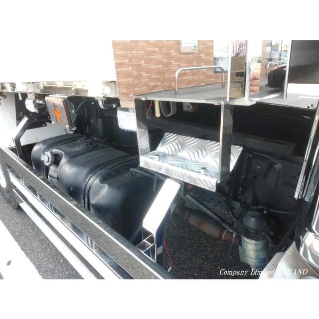 バンパーステップ　デコトラ ○トラック用 バンパーステップ（平型シマ板付き） R/Lセット