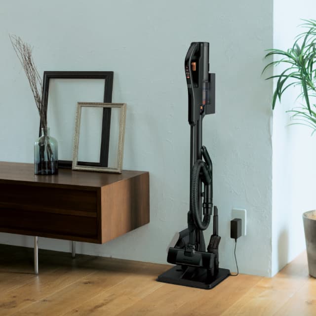 日立 コードレス スティッククリーナー パワーブーストサイクロン PV-BH900SL 軽量 1.6kg 自走式 充電式 充電スタンド付き 掃除機 日本製 HITACHI