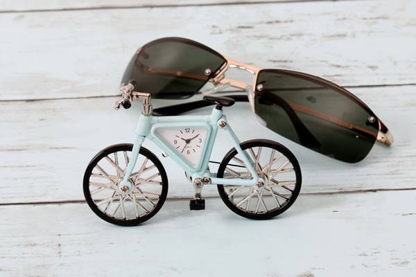 ミニチュア クロック 置時計 自転車型 日本製クォーツ おしゃれ 小さい アナログ 卓上 インテリア デザイン かわいい 雑貨 レア アイテムの通販はau Pay マーケット Cameron