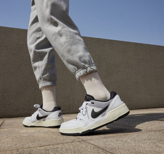 ナイキ メンズ スニーカー フル フォース ロー ローカット FB1362 101 NIKE FULLFORCE LO 白 黒 ブラック ホワイト 男性 靴 通学 限定 かっこいい バスケット 大きいサイズ プレゼント 25cm 25.5cm 26cm 26.5cm 27cm 27.5cm 28cm 29cm 30cm 31cm 32cm