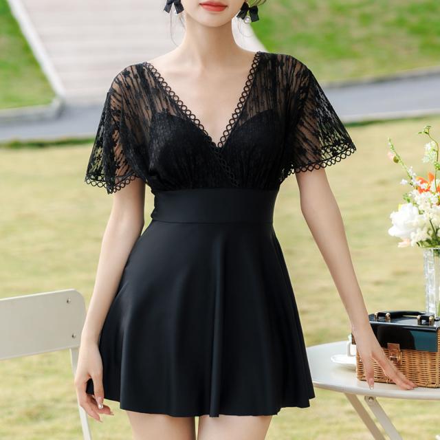 ビーズ刺繍付き黒ワンピース水着 ビーズ刺繍付き黒ワンピース水着