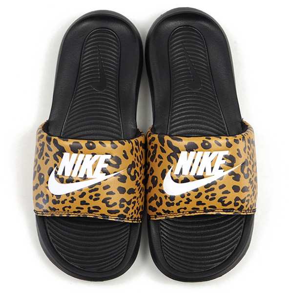 送料無料 ナイキ Nike スポーツサンダル W Nike Victori One Slide Print ナイキ ビクトリー ワン Cn9676 700 メンズ レディースの通販はau Pay マーケット シューズベース