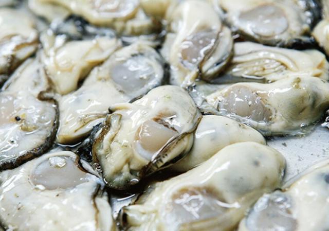 予約受付開始【冬の味覚、美味しい新商品】産地直送、広島牡蠣(生食用(4~5人用) むき身 1.5kg)【ポイント消化にどうぞ】贈り物にもお勧めです。【代引き発送不可】オフィスに工場に職人さんにDIY女子に_14