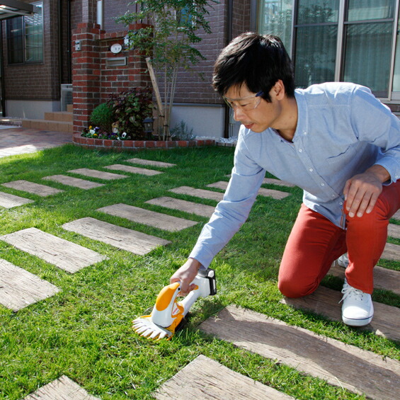[新品税込] リョービ(京セラ) / RYOBI 18V 充電式バリカン BB-1800(665100A) 【日本全国送料無料】【代引き発送不可】【ポイント消化にどうぞ】】 リョービ(京セラ)オフィスに工場に職人さんにDIY女子に