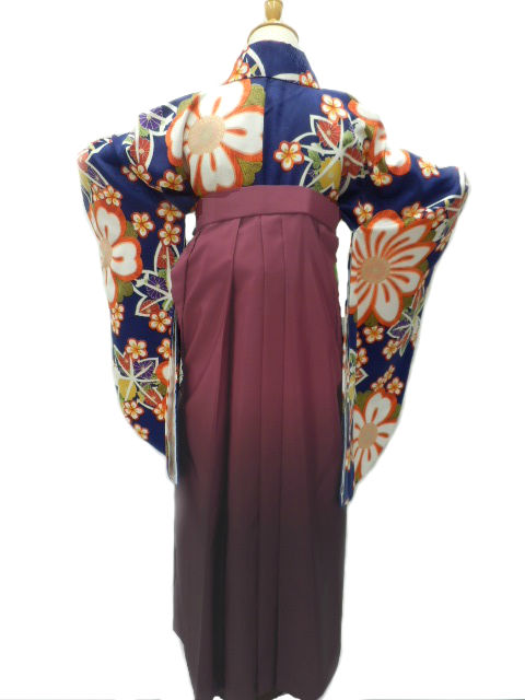 【期間限定割引】往復送料無料 全部揃って安心 レンタル 小学生 大学生 卒業式 袴 レンタル 袴 卒業式袴セット 小学生 袴女児 女の子 小学生 袴 セット 小学生 卒業式 袴 レンタル 女の子 小学校 卒業式 着物 紺地 捻じれ梅 紅葉 柄No.315