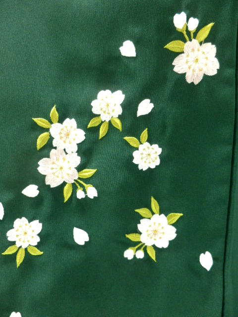 【期間限定割引】往復送料無料 全部揃って安心 レンタル 小学生 大学生 卒業式 袴 レンタル 袴 卒業式袴セット 小学生 袴女児 女の子 小学生 袴 セット 小学生 卒業式 袴 レンタル 女の子 小学校 卒業式 着物 淡いグリーン地 矢絣 捻じれ梅 柄No.327