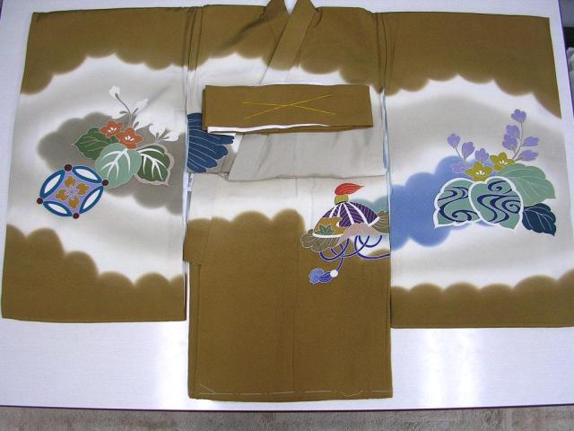 §正絹男子初着§黄土色地に鷹と小槌柄ｎｏ３２_1