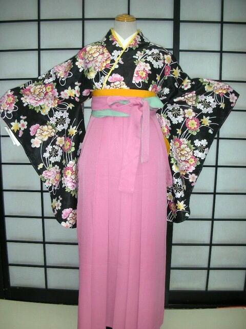 【期間限定割引】往復送料無料　卒業式袴 レンタルセット　黒地に花輪柄no3