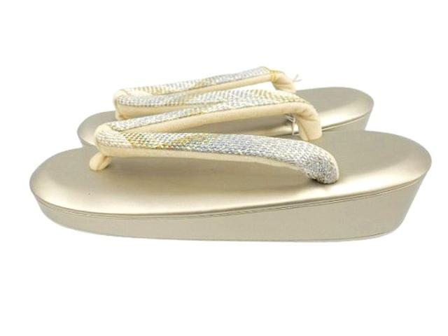 草履 M 紗織 沙織 礼装用 女性 レディース 礼装用草履 結婚式 黒留袖 訪問着 入学式 七五三 痛くない 和装草履 着物草履 高級 シルバー 上品 痛くない草履 レディース おしゃれ 紗織草履 紗織ブランド 20代 30代 40代 50代 60代 銀地 組紐 ゴールド No.11 草履 M 紗織 沙織 礼装用 女性 レディース 礼装用草履 結婚式 黒留袖