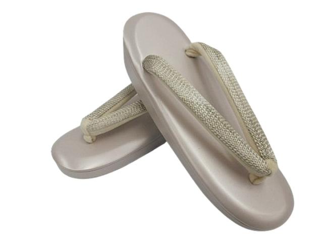 草履 L 紗織 沙織 礼装用 女性 レディース 礼装用草履 結婚式 黒留袖 訪問着 入学式 七五三 痛くない 和装草履 着物草履 高級 シルバー 上品 痛くない草履 レディース おしゃれ 紗織草履 紗織ブランド 20代 30代 40代 50代 60代 白地 組紐 藤色 No.2521 草履 L 紗織 沙織 礼装用 女性 レディース 礼装用草履 結婚式 黒留袖