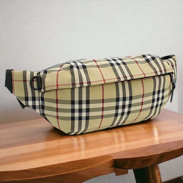 【2日間限定★全品400円OFFクーポン】 バーバリー ボディバッグ メンズ ブランド BURBERRY ナイロン ルーマニア 8084114 ARCHIVE BEIGE の通販は